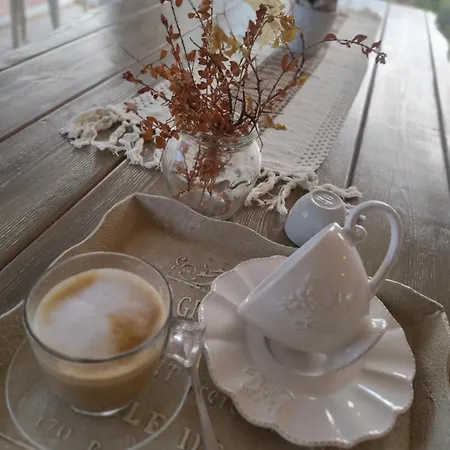 Couette-café Grotta Dei Puntali