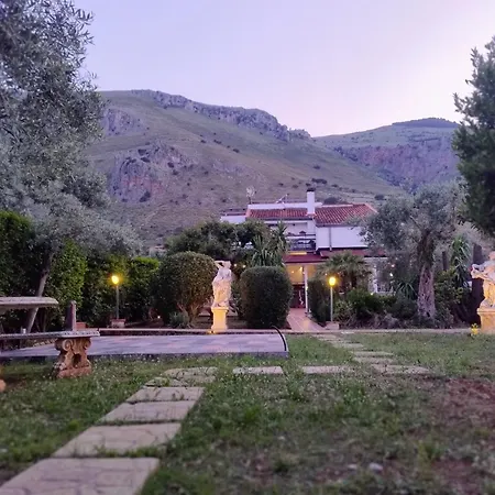 Grotta Dei Puntali *